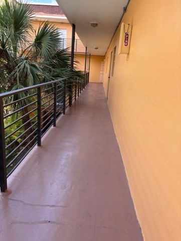 365 NE 125th Street 302, North Miami, FL 33161