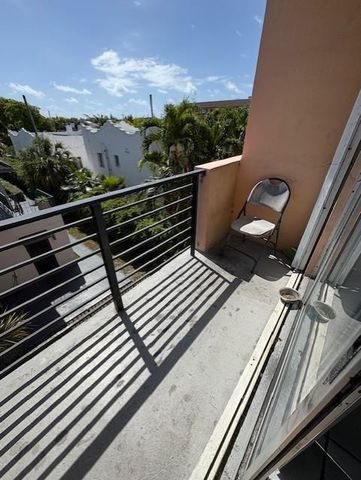 365 NE 125th Street 302, North Miami, FL 33161