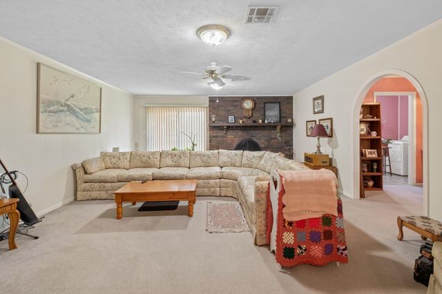 744 Belle Ave, Lake Charles, LA 70611