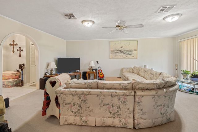 744 Belle Ave, Lake Charles, LA 70611