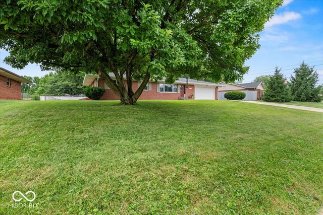 1081 Lawndale Drive, Greenwood, IN 46142