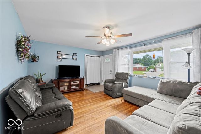 1081 Lawndale Drive, Greenwood, IN 46142