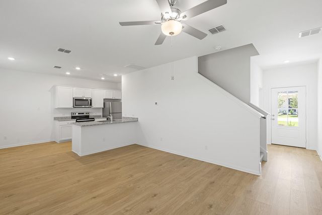 132 Desert Hare DR, Jarrell, TX 76537