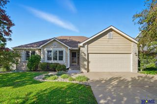 7848 Red Oak Road, Lincoln, NE 68516