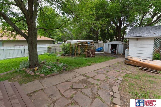 5625 Pioneers Boulevard, Lincoln, NE 68516