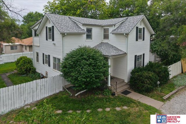5625 Pioneers Boulevard, Lincoln, NE 68516