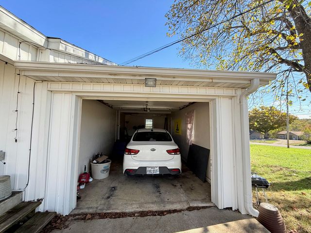 408 S 2nd Street, Houston, MO 65483