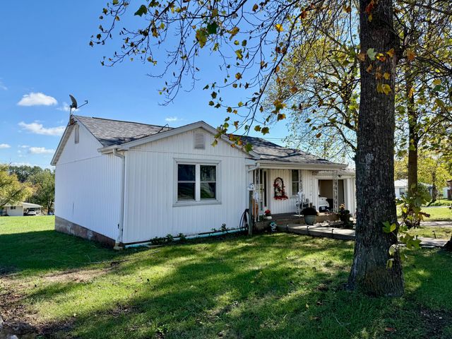 408 S 2nd Street, Houston, MO 65483