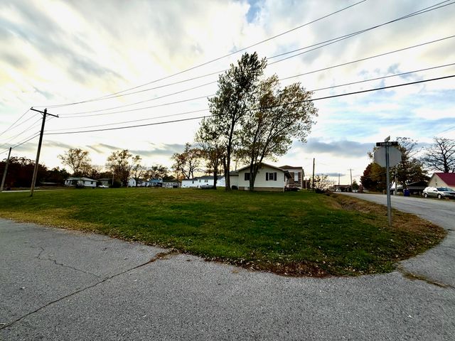 408 S 2nd Street, Houston, MO 65483