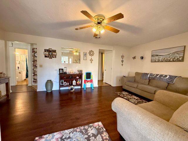 408 S 2nd Street, Houston, MO 65483