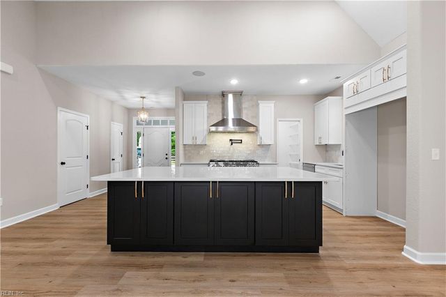 283 Lawnes Neck DR, Smithfield, VA 23430
