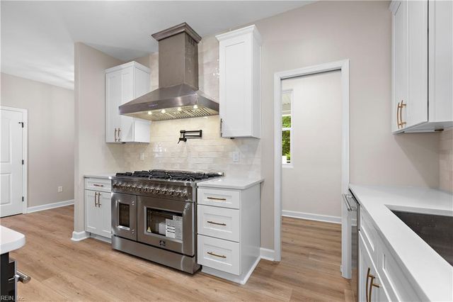283 Lawnes Neck DR, Smithfield, VA 23430