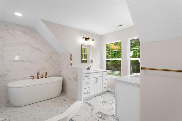 283 Lawnes Neck DR, Smithfield, VA 23430
