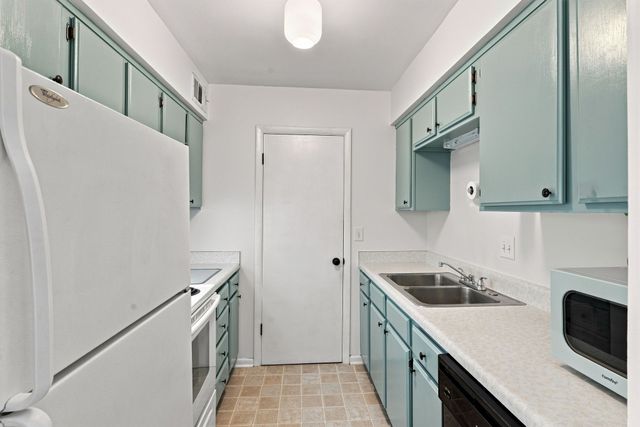 420 Walton Ln Apt K66, Madison, TN 37115