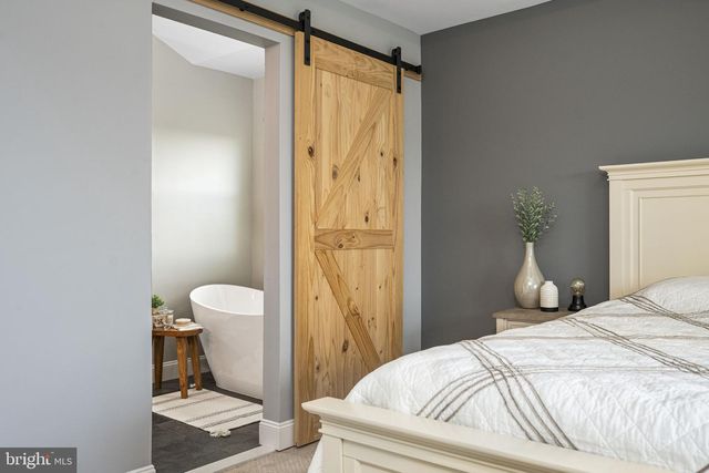 244 SHORE LINE DR, Honey Brook, PA 19344