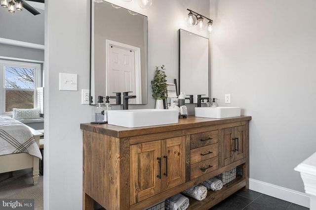 244 SHORE LINE DR, Honey Brook, PA 19344