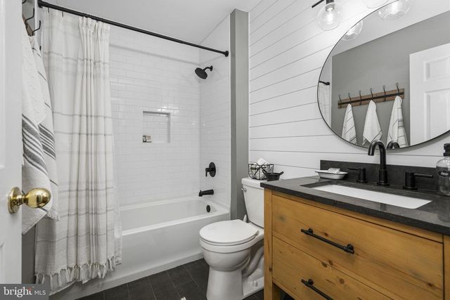 244 SHORE LINE DR, Honey Brook, PA 19344