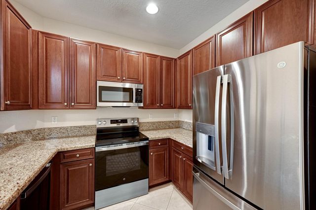 4870 Bonsai Circle 100, Palm Beach Gardens, FL 33418