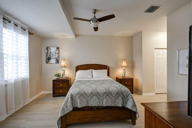 4870 Bonsai Circle 100, Palm Beach Gardens, FL 33418