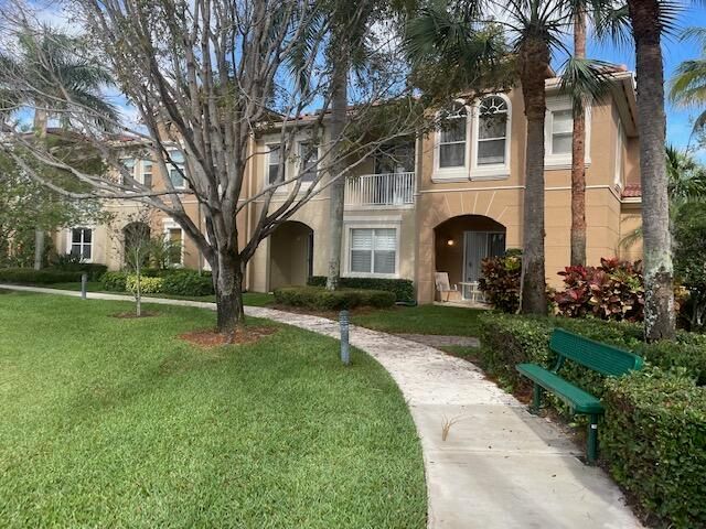 4870 Bonsai Circle 100, Palm Beach Gardens, FL 33418