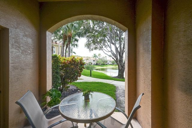 4870 Bonsai Circle 100, Palm Beach Gardens, FL 33418