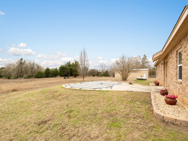 1504 County Road 459, Thorndale, TX 76577