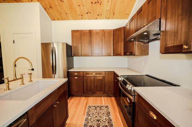 91 Cedar Street, Hopkinton, NH 03229