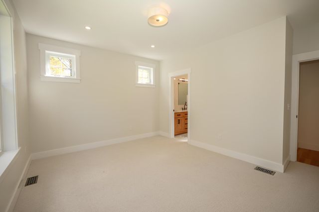 91 Cedar Street, Hopkinton, NH 03229