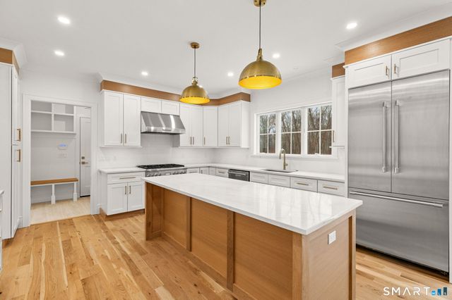 210 Pansy Road, Fairfield, CT 06824