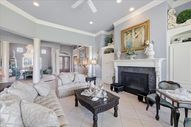 10041 Jay Road, Hitchcock, TX 77563