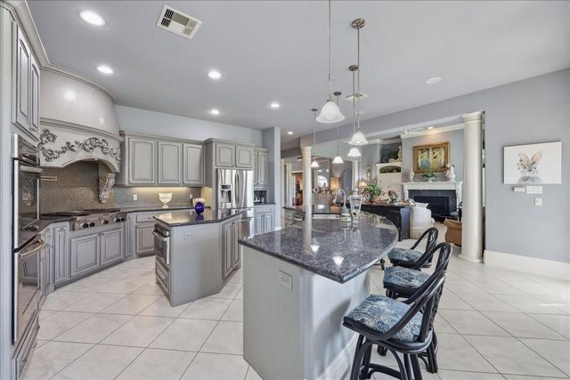 10041 Jay Road, Hitchcock, TX 77563