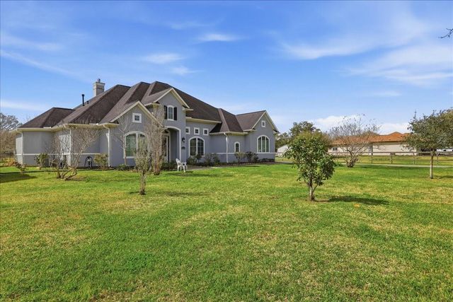 10041 Jay Road, Hitchcock, TX 77563