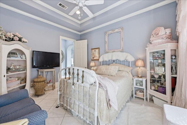 10041 Jay Road, Hitchcock, TX 77563