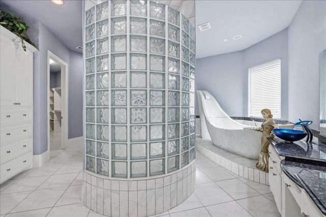 10041 Jay Road, Hitchcock, TX 77563