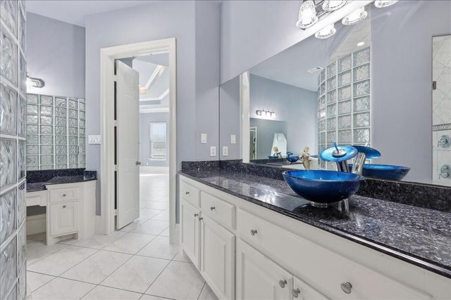 10041 Jay Road, Hitchcock, TX 77563