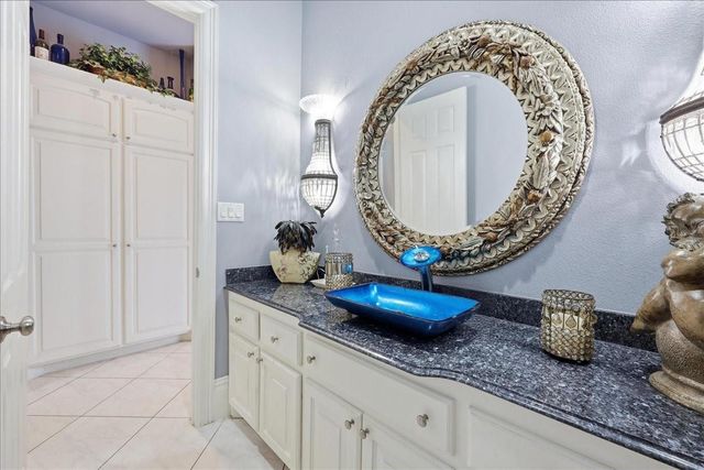 10041 Jay Road, Hitchcock, TX 77563