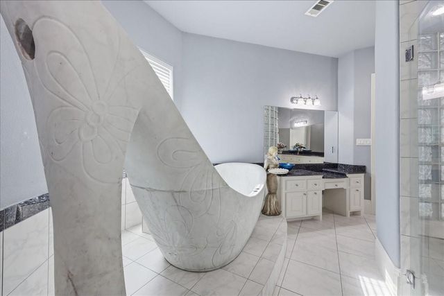 10041 Jay Road, Hitchcock, TX 77563