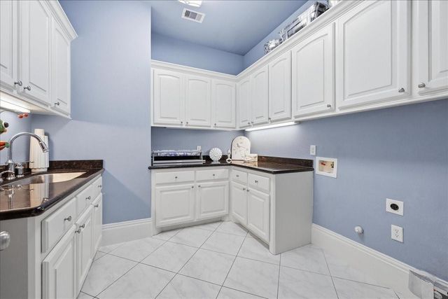 10041 Jay Road, Hitchcock, TX 77563