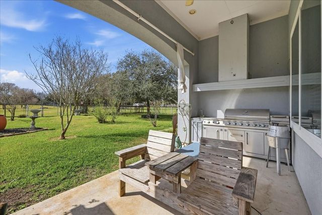 10041 Jay Road, Hitchcock, TX 77563