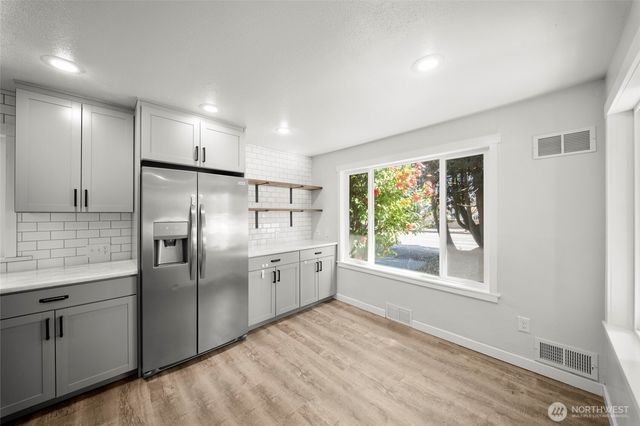 1717 Lake Park Drive SW, Tumwater, WA 98512