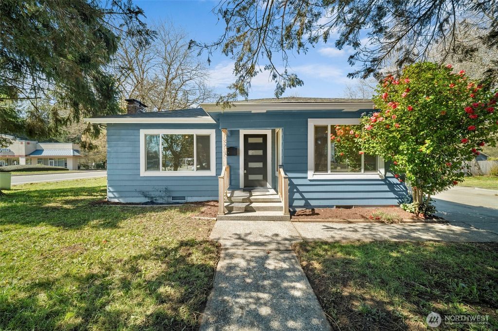 1717 Lake Park Drive SW, Tumwater, WA 98512