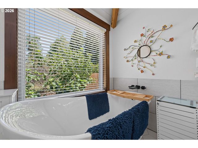14187 CONWAY Dr, Oregon City, OR 97045