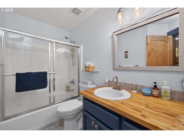 14187 CONWAY Dr, Oregon City, OR 97045
