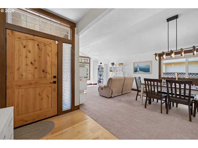 14187 CONWAY Dr, Oregon City, OR 97045