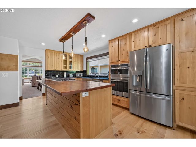 14187 CONWAY Dr, Oregon City, OR 97045