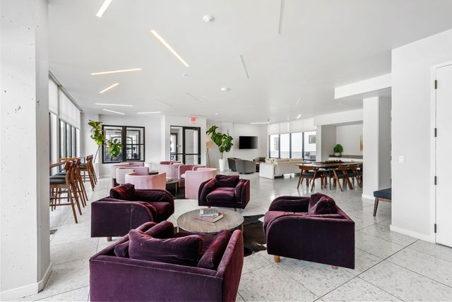 800 Embassy DR 337, Austin, TX 78702