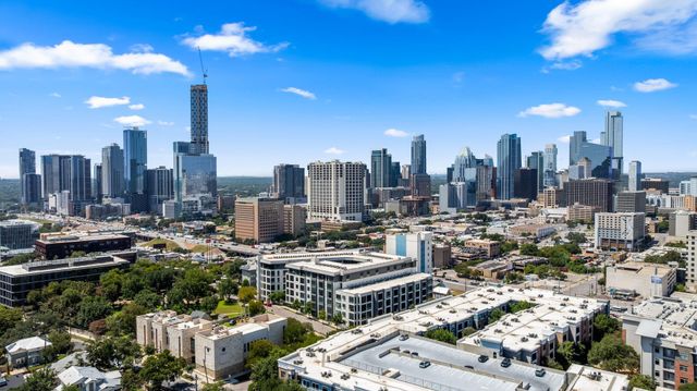 800 Embassy DR 337, Austin, TX 78702