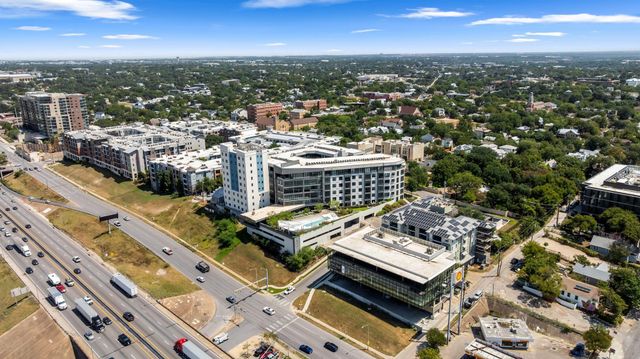 800 Embassy DR 337, Austin, TX 78702