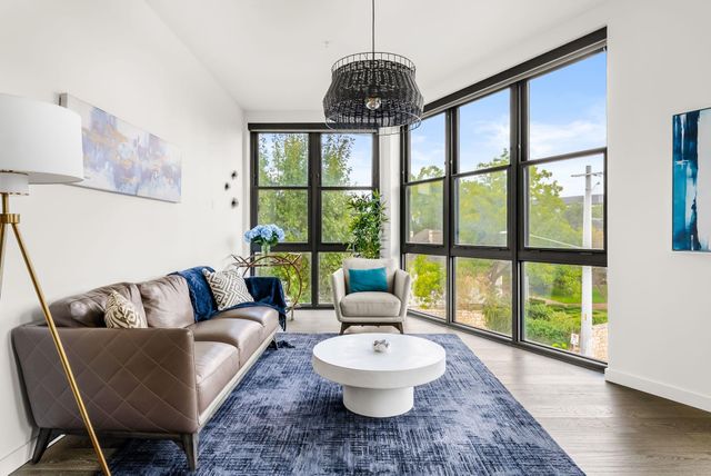 800 Embassy DR 337, Austin, TX 78702