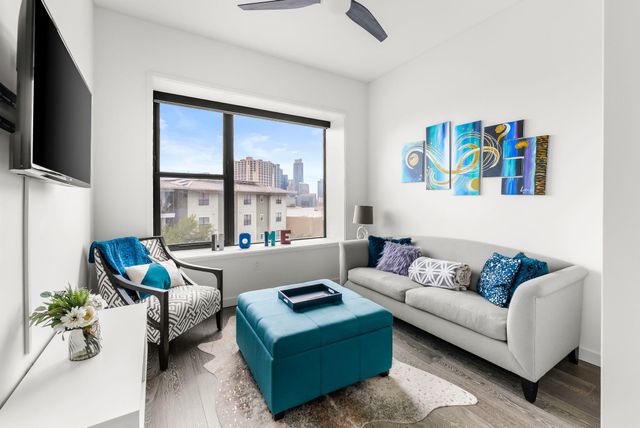 800 Embassy DR 337, Austin, TX 78702